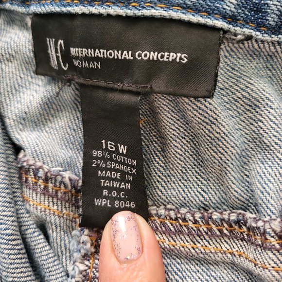 INC CURVY Jeans-rhinestone skull- 16W - Picture 4 of 4